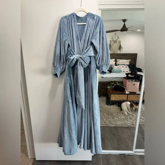 Catherine D’Lish Softest Blue Felicia Supreme Dressing Gown/Robe size Medium - Picture 3 of 6